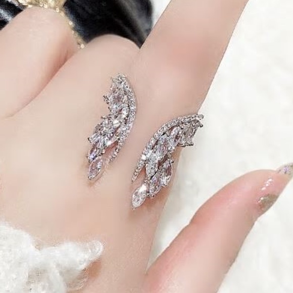 Jewelry - Cubic Zirconia Butterfly Wings Ring